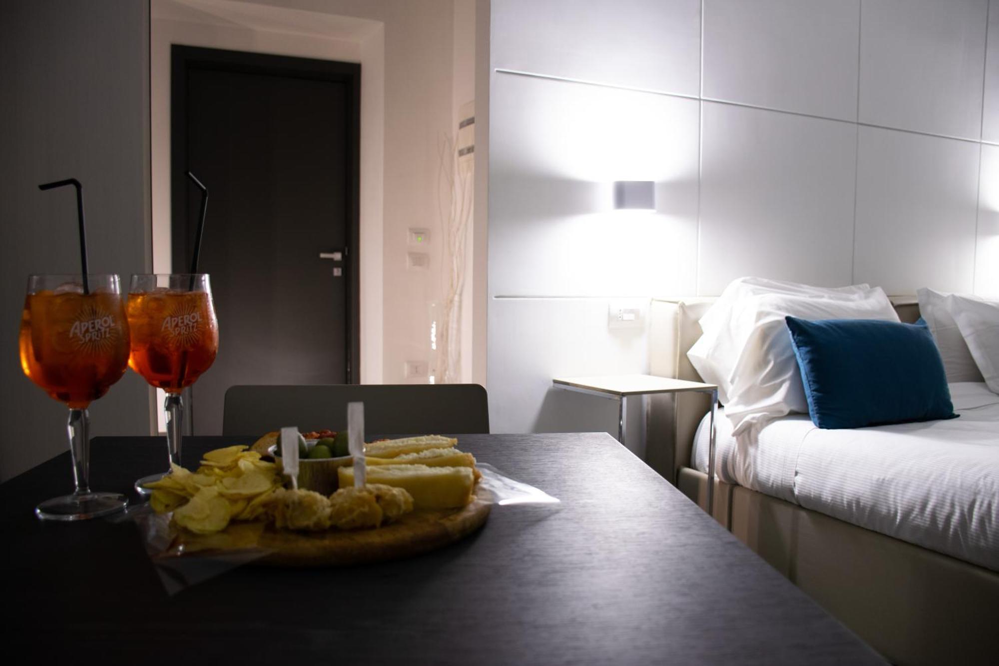 Megaris Luxury Suite Rooms Napoli Exterior foto